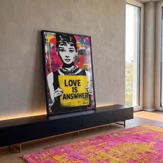 Quadro Decorativo Love é a Resposta em ambiente decorado - quadros decorativos para sala