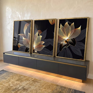 Quadro Decorativo Lotus Dourada - Elegância e Mistério em ambiente decorado - quadros decorativos para sala