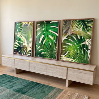 Quadro Decorativo Vida Tropical: Uma Jornada Vibrante em ambiente decorado - quadros decorativos para sala