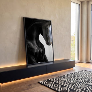 Quadro Decorativo Cavalo Elegante em Preto e Branco em ambiente decorado - quadros decorativos para sala