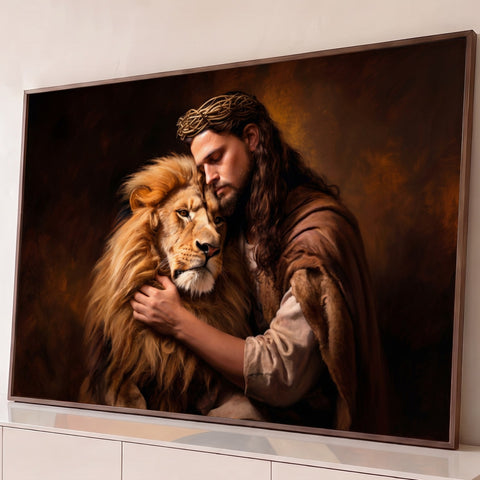 Jesus com coroa de espinhos abraça um leão de juba dourada sobre fundo marrom, pintura, quadro decorativo