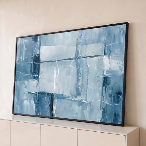 Pintura abstrata em blocos azul gelo com textura de espátula e linhas brancas finas, quadro decorativo