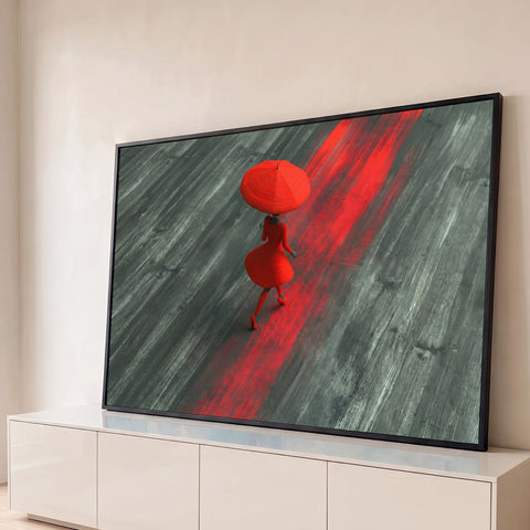 Mulher de vestido vermelho com sombrinha vista de cima sobre piso cinza e rastro vermelho, quadro decorativo