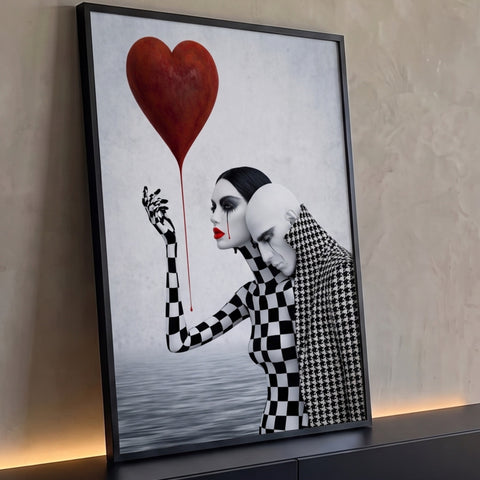 Mulher em xadrez preto e branco, homem pálido e balão de coração vermelho sobre o mar, quadro decorativo