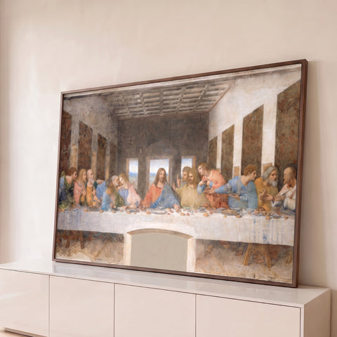 Quadro Decorativo Grande Santa Ceia Sala para Sala Marrom | quadros decorativos para sala | afresco clássico de treze homens sentados a uma longa mesa em salão renascentista | Porao dos Quadros