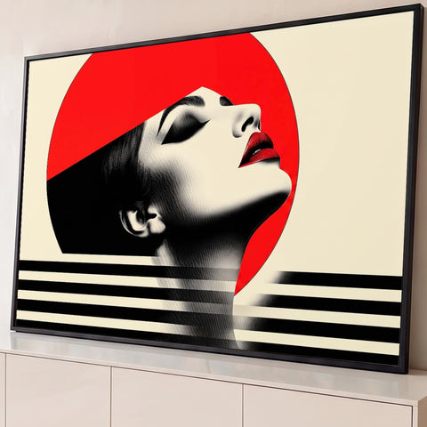 Mulher de perfil P&B com lábios vermelhos, círculo vermelho e listras pretas, quadro decorativo