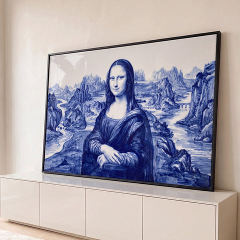 Mona Lisa pintada em azul cobalto estilo azulejo, com rios e montanhas ao fundo, quadro decorativo