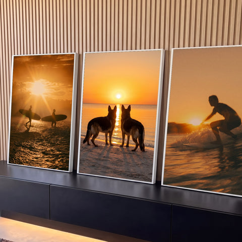 Quadro Decorativo Kit 3 Telas Surfistas e Cães para Sala | quadros decorativos para sala | surfistas, cães pastor alemão e surfe ao pôr do sol em tons dourados | Porao dos Quadros
