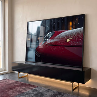 Elegância Automotiva Quadro Decorativo do Carro Esportivo Vermelho em ambiente decorado - quadros decorativos para sala