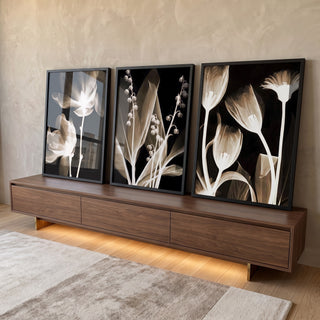 Quadro Decorativo Flores Monocromáticas: Elegância e Harmonia em ambiente decorado - quadros decorativos para sala