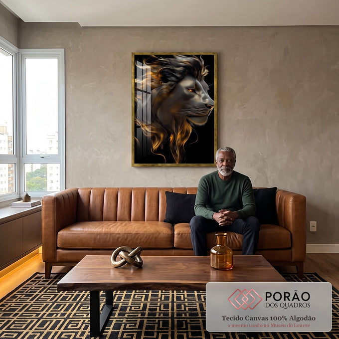 Majestade Dourada - Quadro Decorativo de Leão em Alto Contraste em sala de estar moderna - quadros decorativos para sala