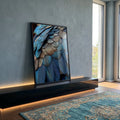Quadro Decorativo Penas Azuis Elegantes em ambiente decorado - quadros decorativos para sala