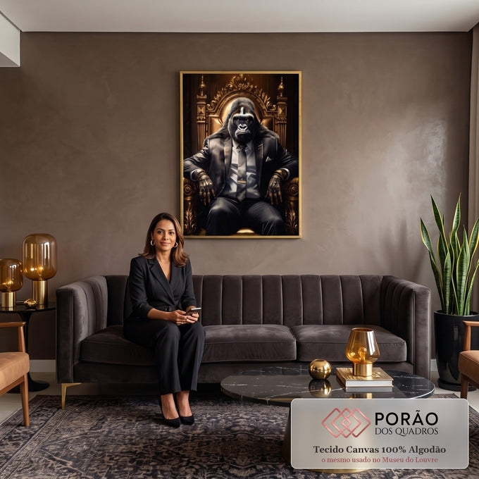 Quadro Decorativo Macaco Chefe: Domínio e Sabedoria em sala de estar moderna - quadros decorativos para sala