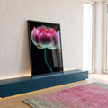 Quadro Decorativo Lótus Rosa Serenidade em ambiente decorado - quadros decorativos para sala