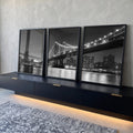 Quadro Decorativo Vista Monocromática da Ponte de Manhattan em ambiente decorado - quadros decorativos para sala