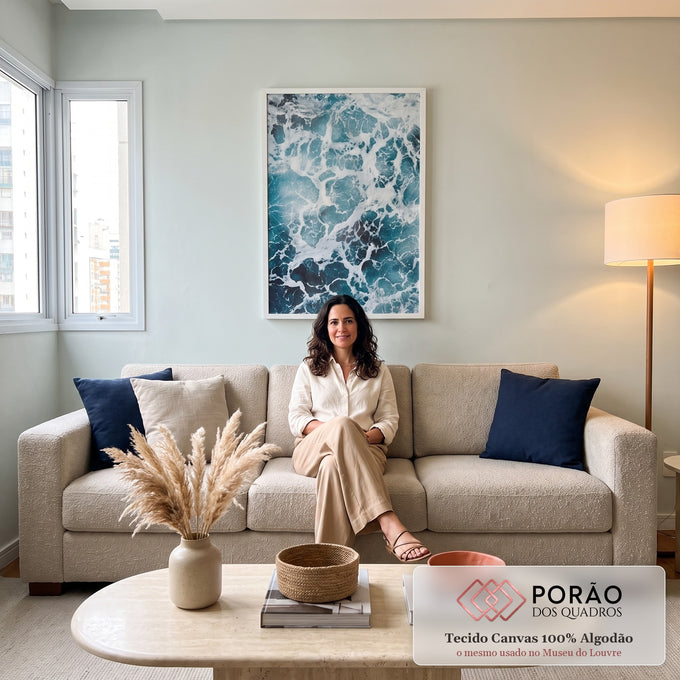 Quadro Decorativo Espuma do Mar: Ondas Vibrantes em sala de estar moderna - quadros decorativos para sala