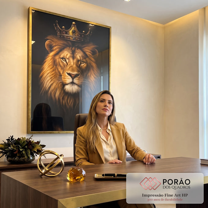 Quadro Decorativo Leão Dourado Majestoso em escritorio moderno - quadros decorativos para sala