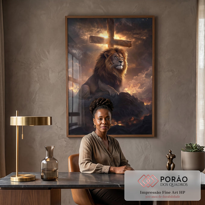 Quadro Decorativo Leão sobre a Cruz em escritorio moderno - quadros decorativos para sala