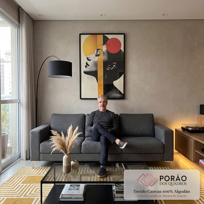 Quadro Decorativo Minimalista Mulher - Símbolo de Força e Elegância em sala de estar moderna - quadros decorativos para sala