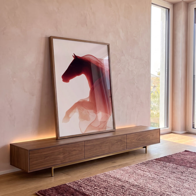 Quadro Decorativo Cavalo Elegante em Vermelho em ambiente decorado - quadros decorativos para sala