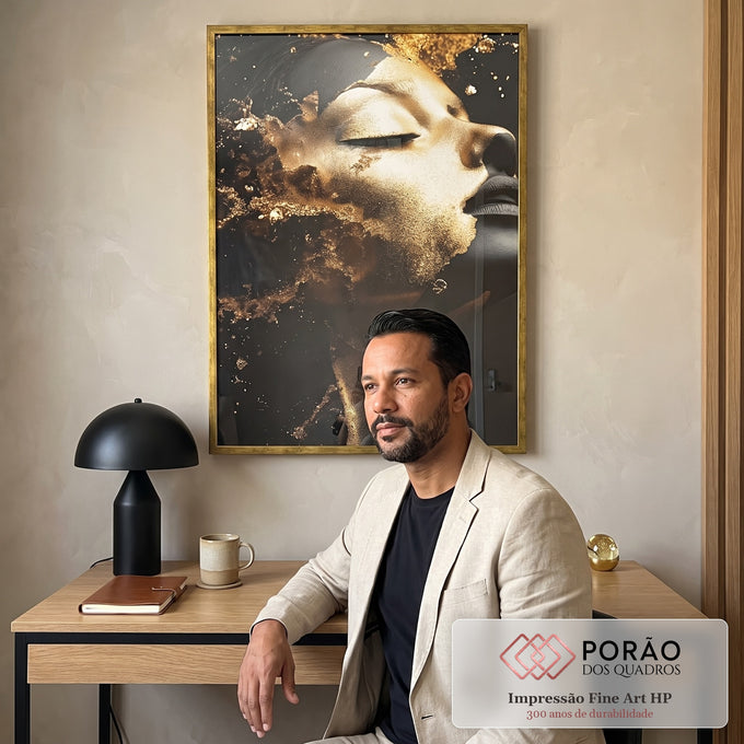 Quadro Decorativo Reflexão Profunda Mulher Gold em escritorio moderno - quadros decorativos para sala