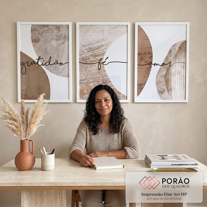 Quadro Decorativo Magnólias Douradas: Elegância Noturna em escritorio moderno - quadros decorativos para sala