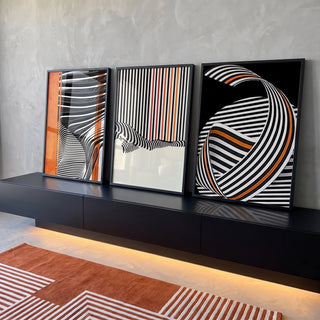 Quadro Decorativo Elegância Moderna: Listras Monocromáticas em ambiente decorado - quadros decorativos para sala
