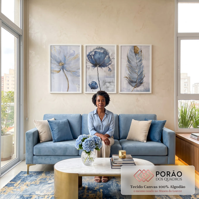 Quadro Decorativo Flores e Penas Azuis: Toque Sereno em sala de estar moderna - quadros decorativos para sala