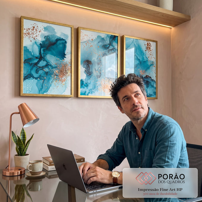 Quadro Decorativo: Elegância Azul e Dourada Única em escritorio moderno - quadros decorativos para sala