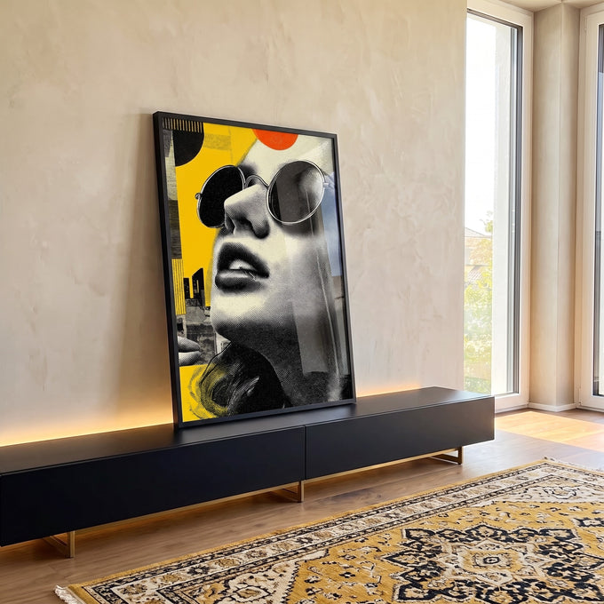 Quadro Decorativo Mulher Sob a Luz Amarela em ambiente decorado - quadros decorativos para sala