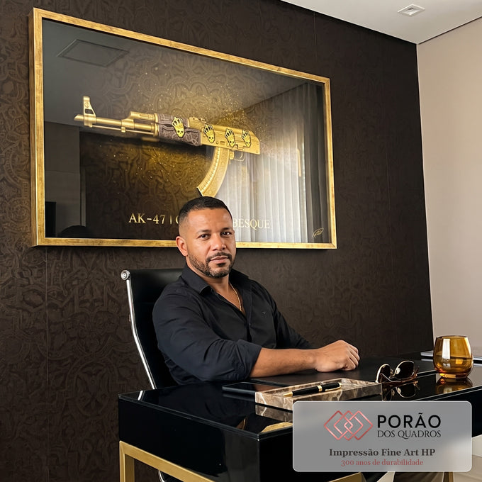 Quadro Decorativo AK-47 Dourado: Luxo e Poder em escritorio moderno - quadros decorativos para sala