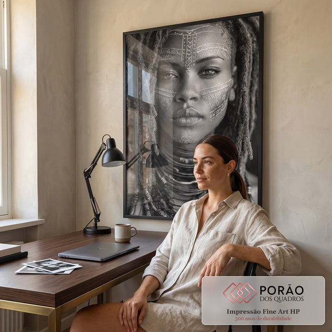 Quadro Decorativo Mulher Forte em Preto e Branco em escritorio moderno - quadros decorativos para sala