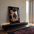Quadro Decorativo Ás de Espadas Dourado em ambiente decorado - quadros decorativos para sala