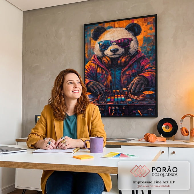 Quadro Decorativo Panda DJ Colorido em escritorio moderno - quadros decorativos para sala