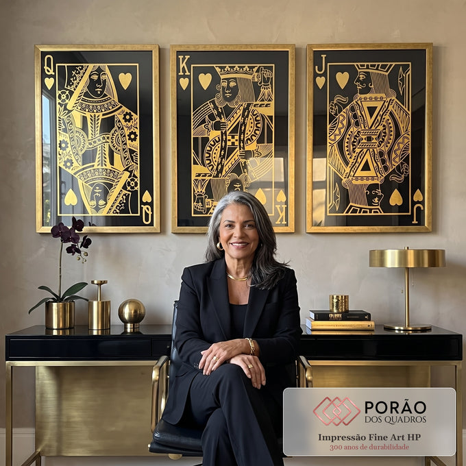 Quadro Decorativo Luxo em Cartas: Toque de Ouro em escritorio moderno - quadros decorativos para sala