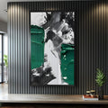 Pinceladas espessas verde esmeralda sobre fundo preto, cinza e branco em arte abstrata, quadro decorativo