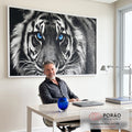 Quadro Decorativo Olhar Hipnotizante do Tigre: Pureza da Selva em escritorio moderno - quadros decorativos para sala