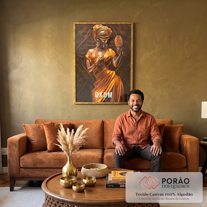 Quadro Decorativo Beleza de Oxum: Aura de Ouro e Paz em sala de estar moderna - quadros decorativos para sala