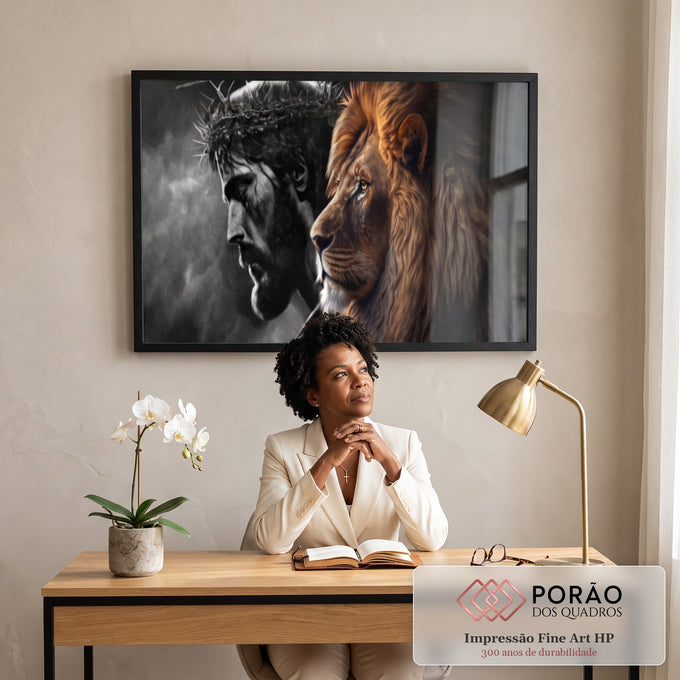 Quadro Decorativo O Leão e o Salvador: Inspiração Única em escritorio moderno - quadros decorativos para sala