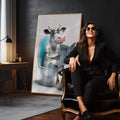 Quadro Decorativo Vibrante: Vaca Leitora em Momento Único - quadros decorativos para sala 1 Tela Vertical, 3 Telas - em quarto contemporaneo