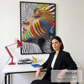 Quadro Decorativo Mulher Sobre linhas Abstratas em escritorio moderno - quadros decorativos para sala