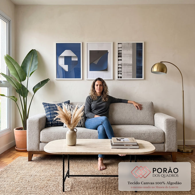 Quadro Decorativo: Elegância em Azul Abstrato em sala de estar moderna - quadros decorativos para sala