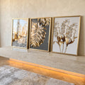 Quadro Decorativo: Elegância Dourada e Floral em ambiente decorado - quadros decorativos para sala