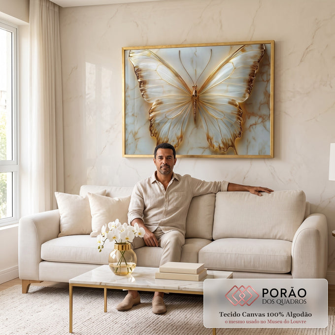 Quadro Decorativo Borboletas Douradas Elegância e Natureza em sala de estar moderna - quadros decorativos para sala
