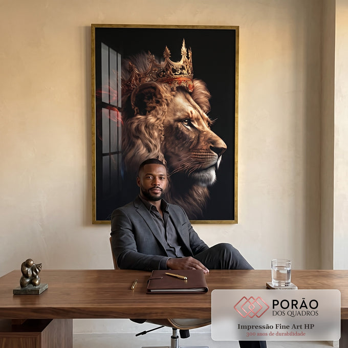 Quadro Decorativo Leão com Coroa Lateral em escritorio moderno - quadros decorativos para sala