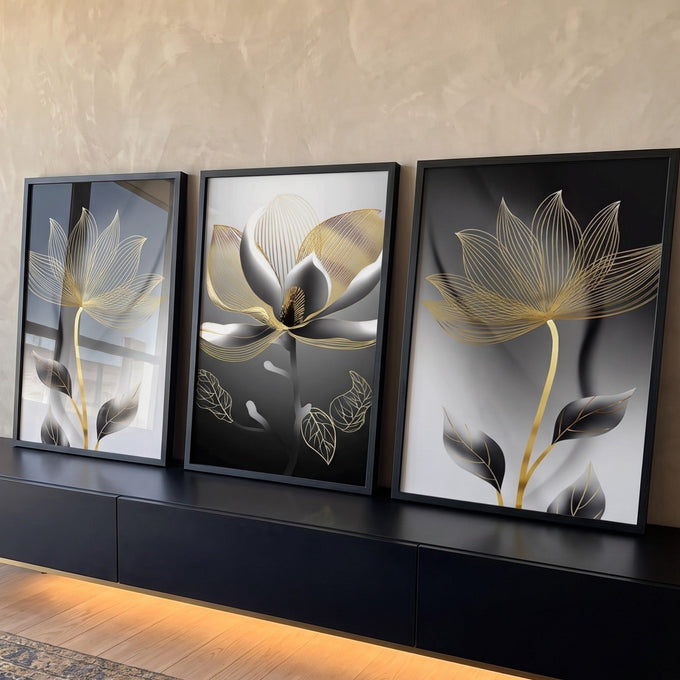 Quadro Decorativo Flores Monocromáticas com Toque Dourado