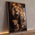 Leão, leoa e filhote realistas em tons dourados sobre fundo escuro, quadro decorativo
