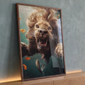 Leão de juba volumosa nadando de boca aberta entre peixes em água verde-azulada, quadro decorativo