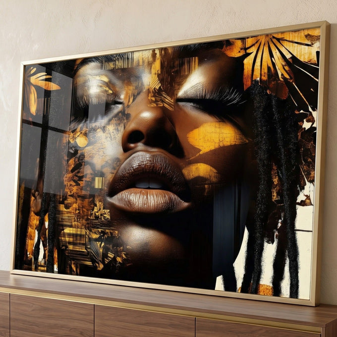 Rosto de mulher negra de olhos fechados com tranças e folhas douradas, quadro decorativo