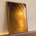 Folha de palmeira em silhueta diante do sol se pondo sobre o mar dourado, quadro decorativo